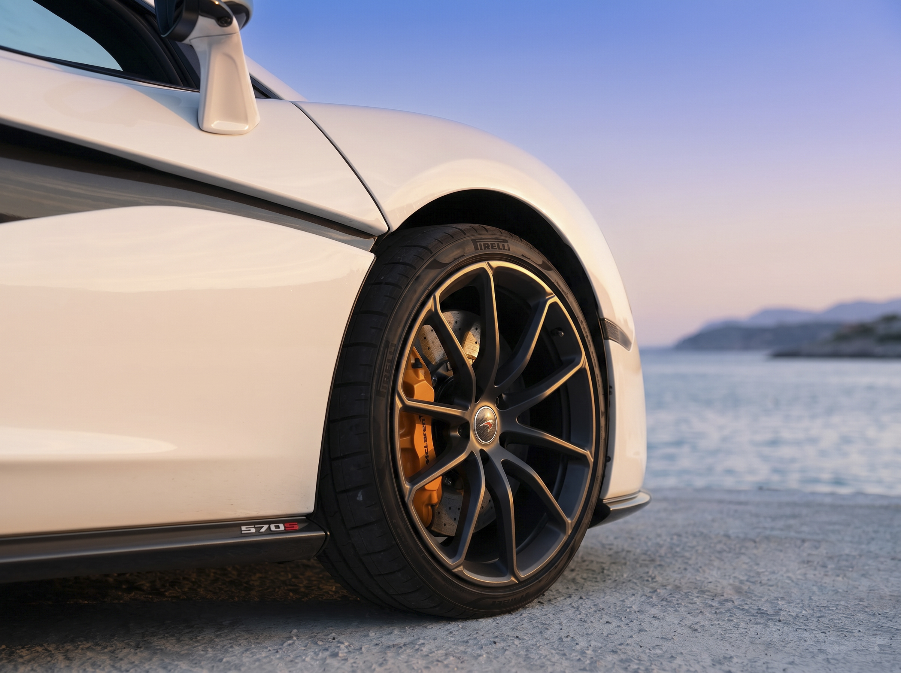 McLaren 570S — Groupe Astellia, photo Daniel Pelcat