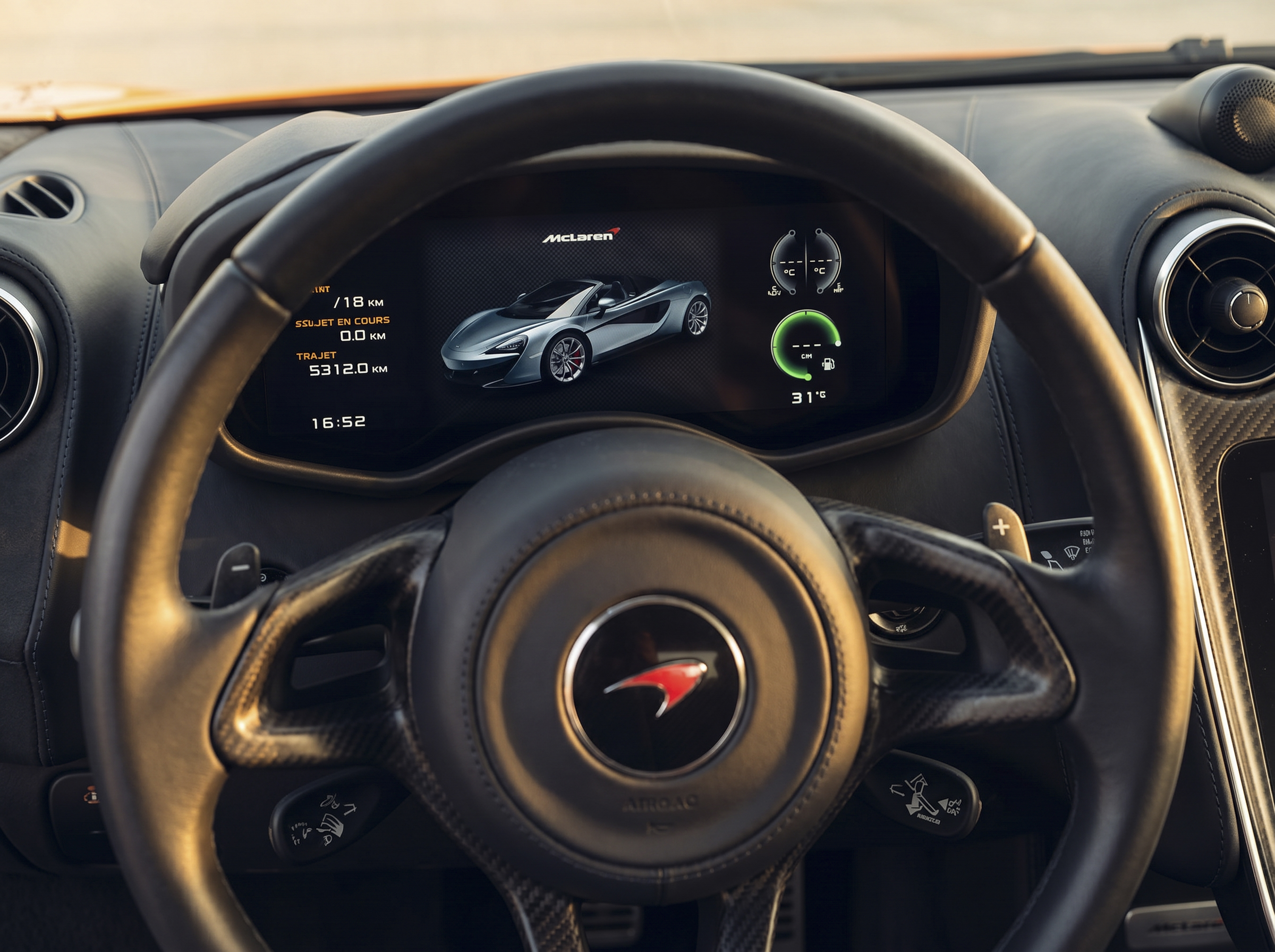 McLaren 570S — Groupe Astellia, photo Daniel Pelcat