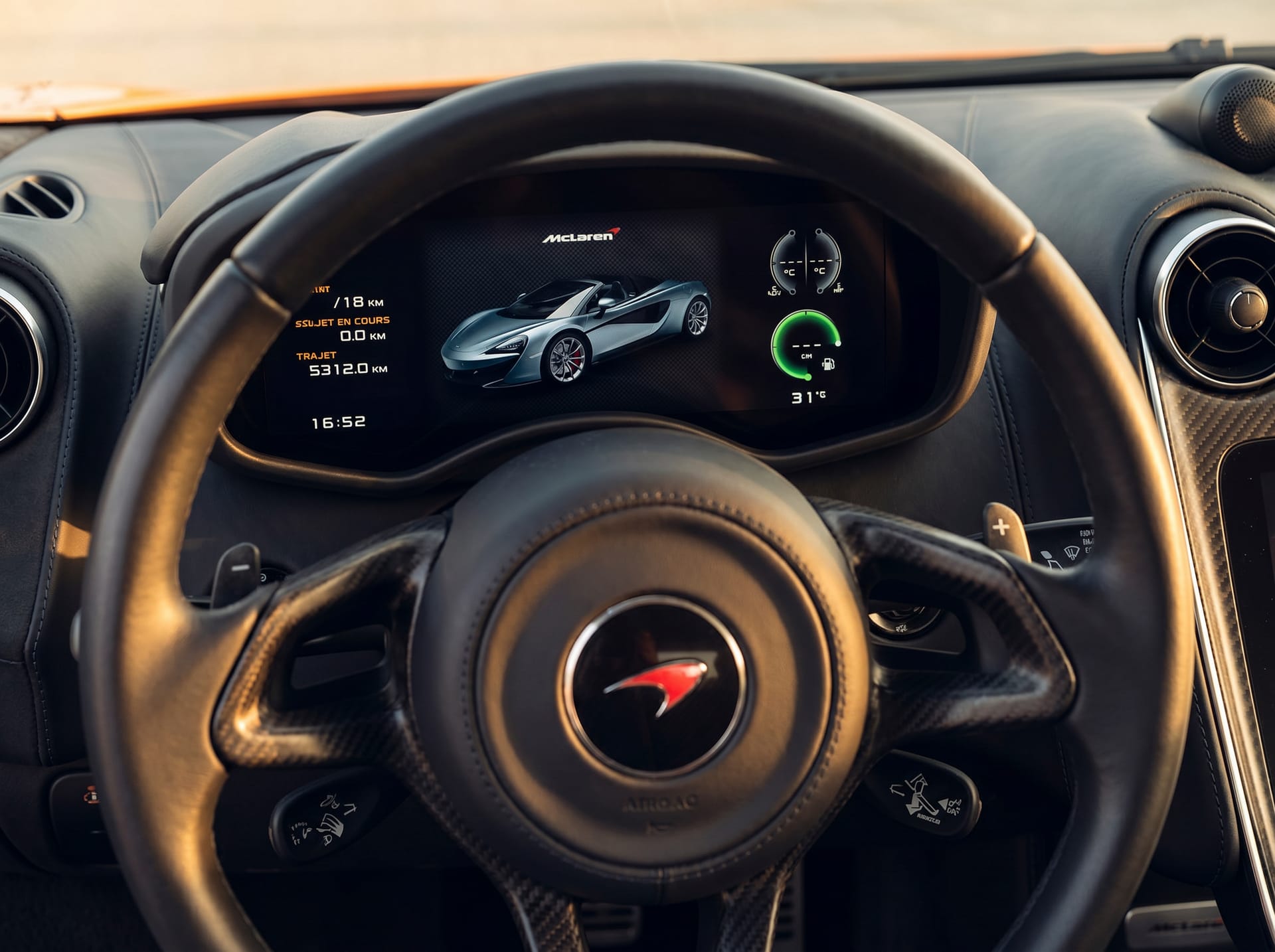 McLaren 570S — Groupe Astellia, photo Daniel Pelcat